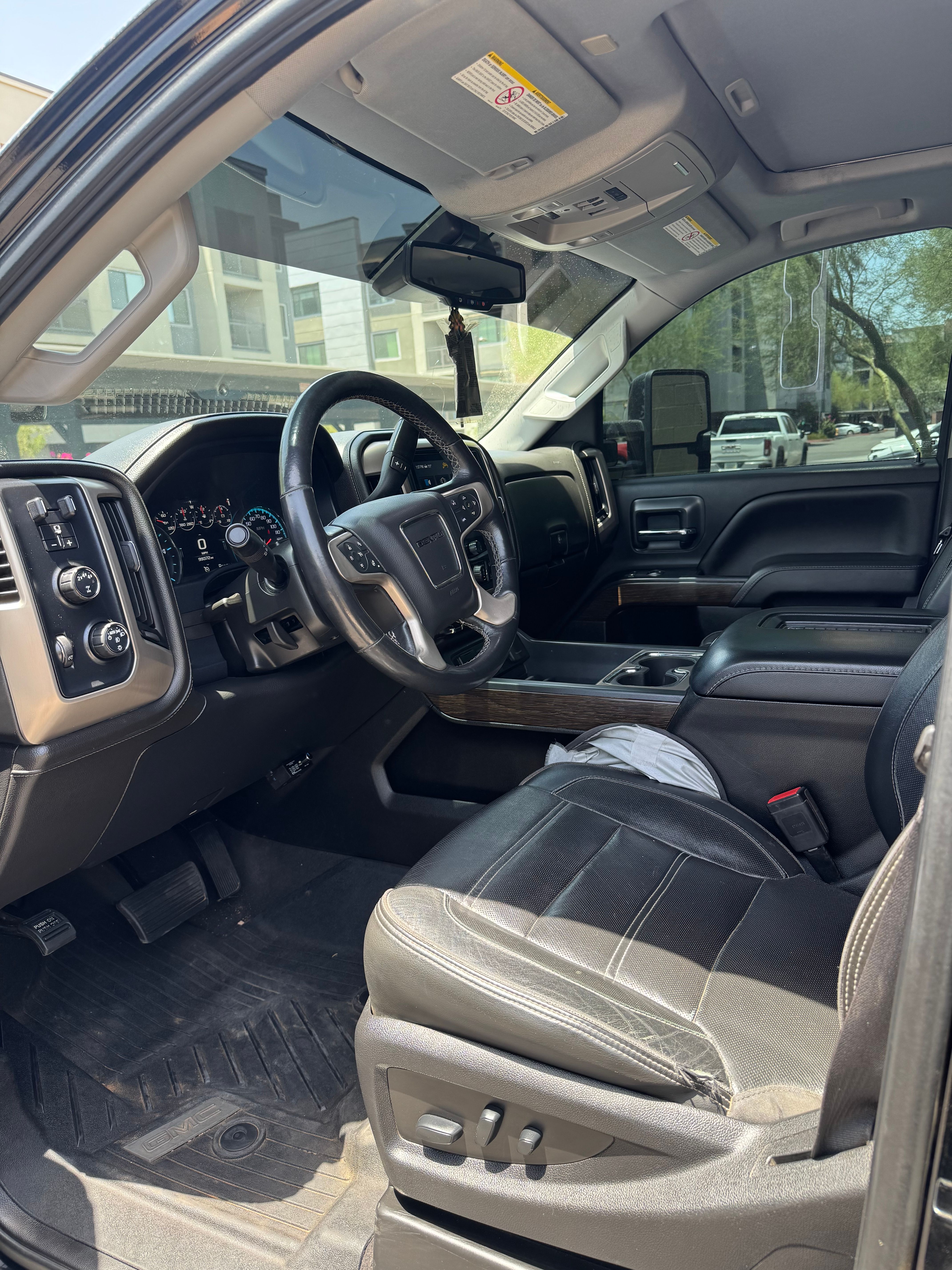 Used 2019 GMC Sierra 2500 Denali w/ Duramax Plus Package AWD/4WD image 16