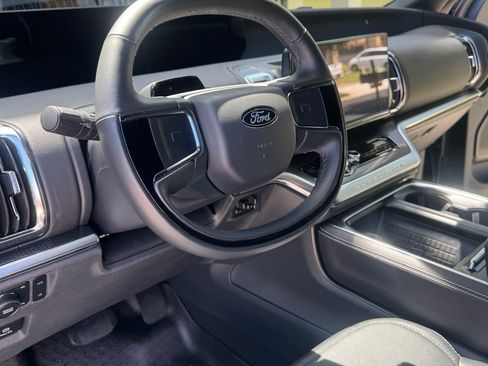 Used 2025 Ford Expedition Max Platinum w/ Stealth Performance Package AWD/4WD image 10