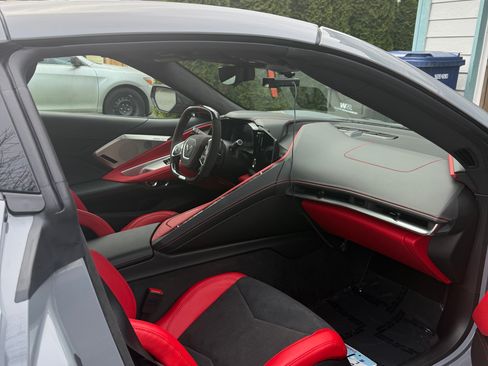 Used 2025 Chevrolet Corvette Z06 image 2