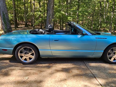 Used 2002 Ford Thunderbird RWD image 2