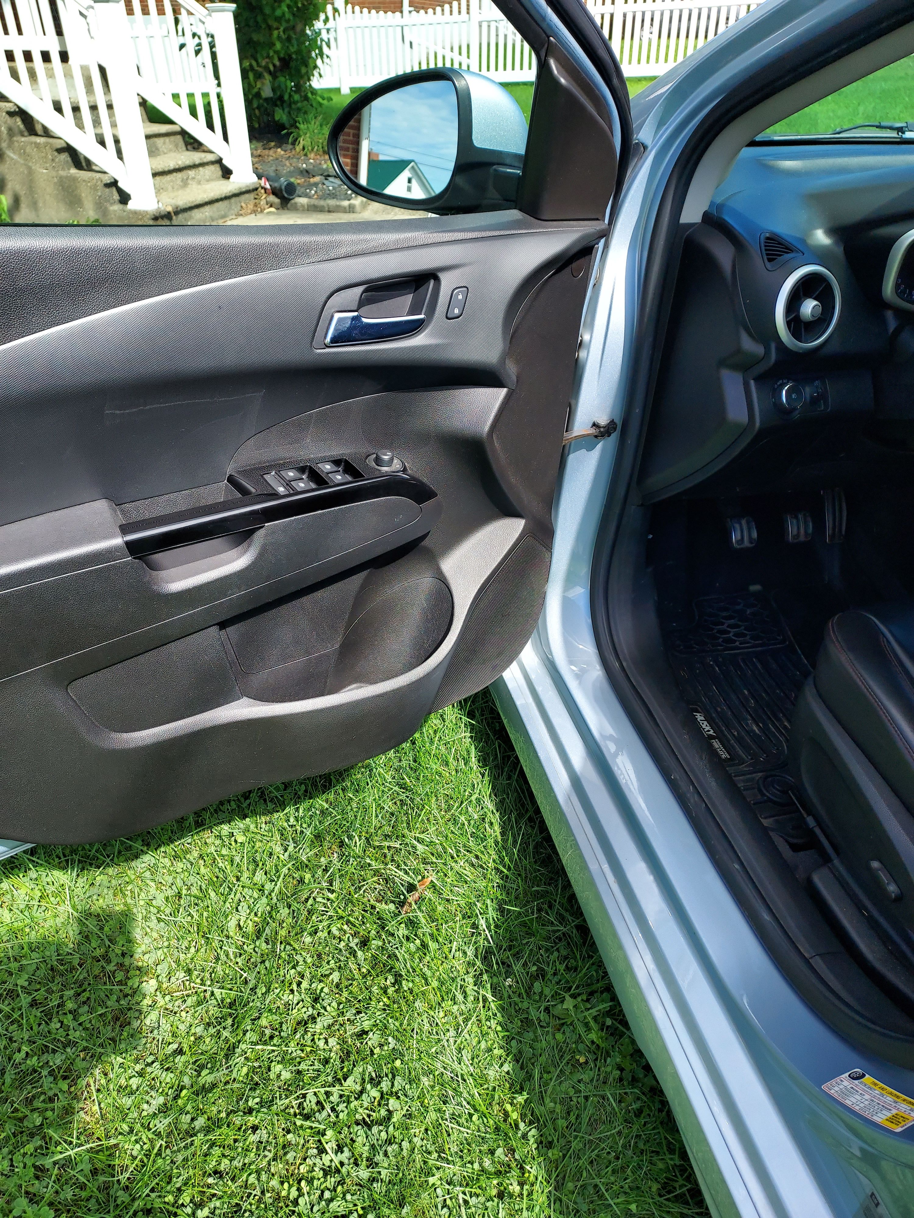 Used 2017 Chevrolet Sonic Premier FWD image 11