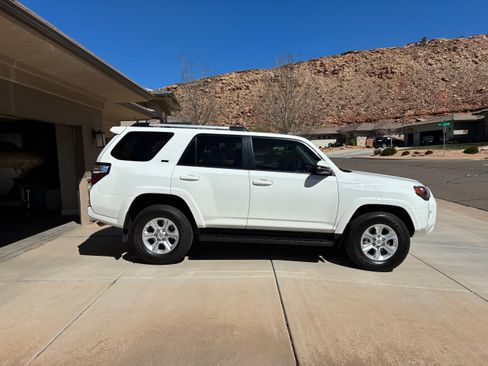 Used 2019 Toyota 4Runner SR5 Premium image 16