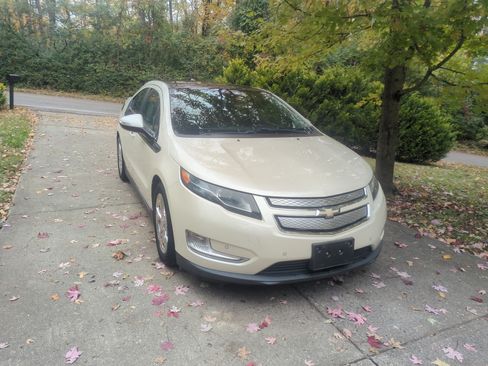 Used 2012 Chevrolet Volt Premium w/ Premium Trim Package image 5