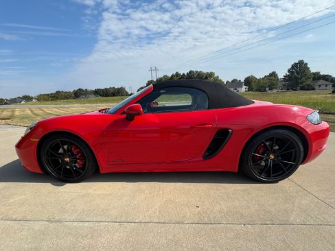 Used 2018 Porsche 718 Boxster GTS image 1