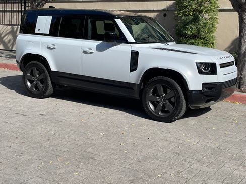 Used 2023 Land Rover Defender 110 image 10