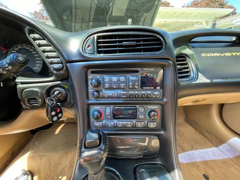 Used 2000 Chevrolet Corvette Convertible RWD image 14