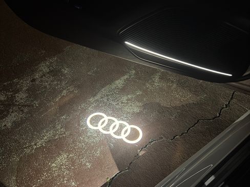 Used 2018 Audi A4 2.0T Ultra Premium Plus w/ Premium Plus Package image 18