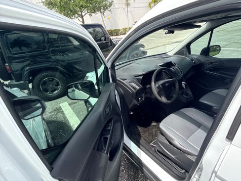 Used 2017 Ford Transit Connect XL image 6