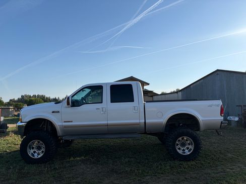 Used 2004 Ford F350 Lariat AWD/4WD image 6
