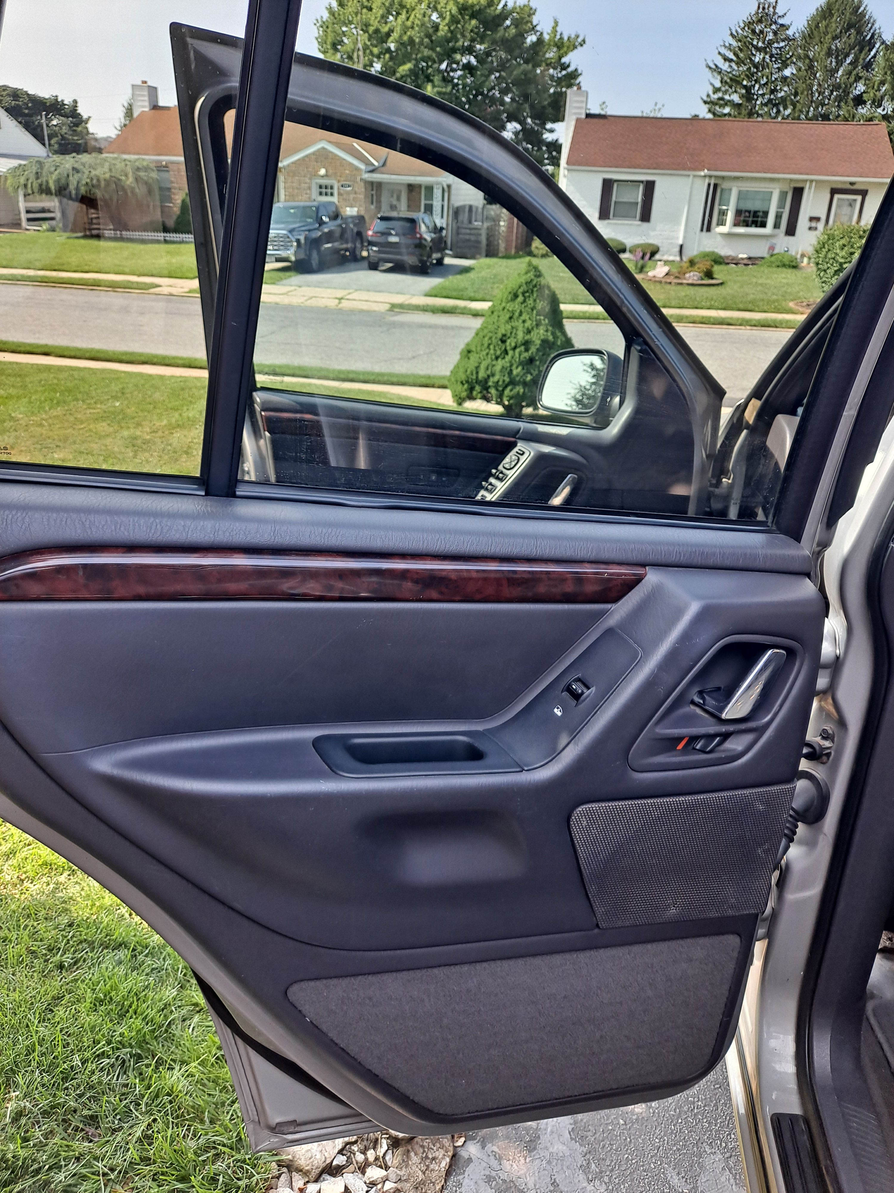 Used 2001 Jeep Grand Cherokee Limited AWD/4WD image 20