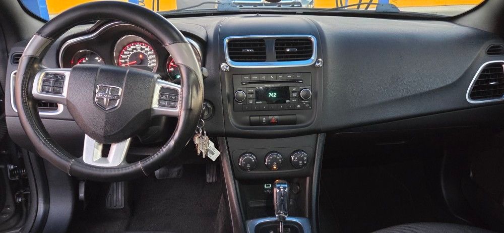 Used 2013 Dodge Avenger SE FWD image 6