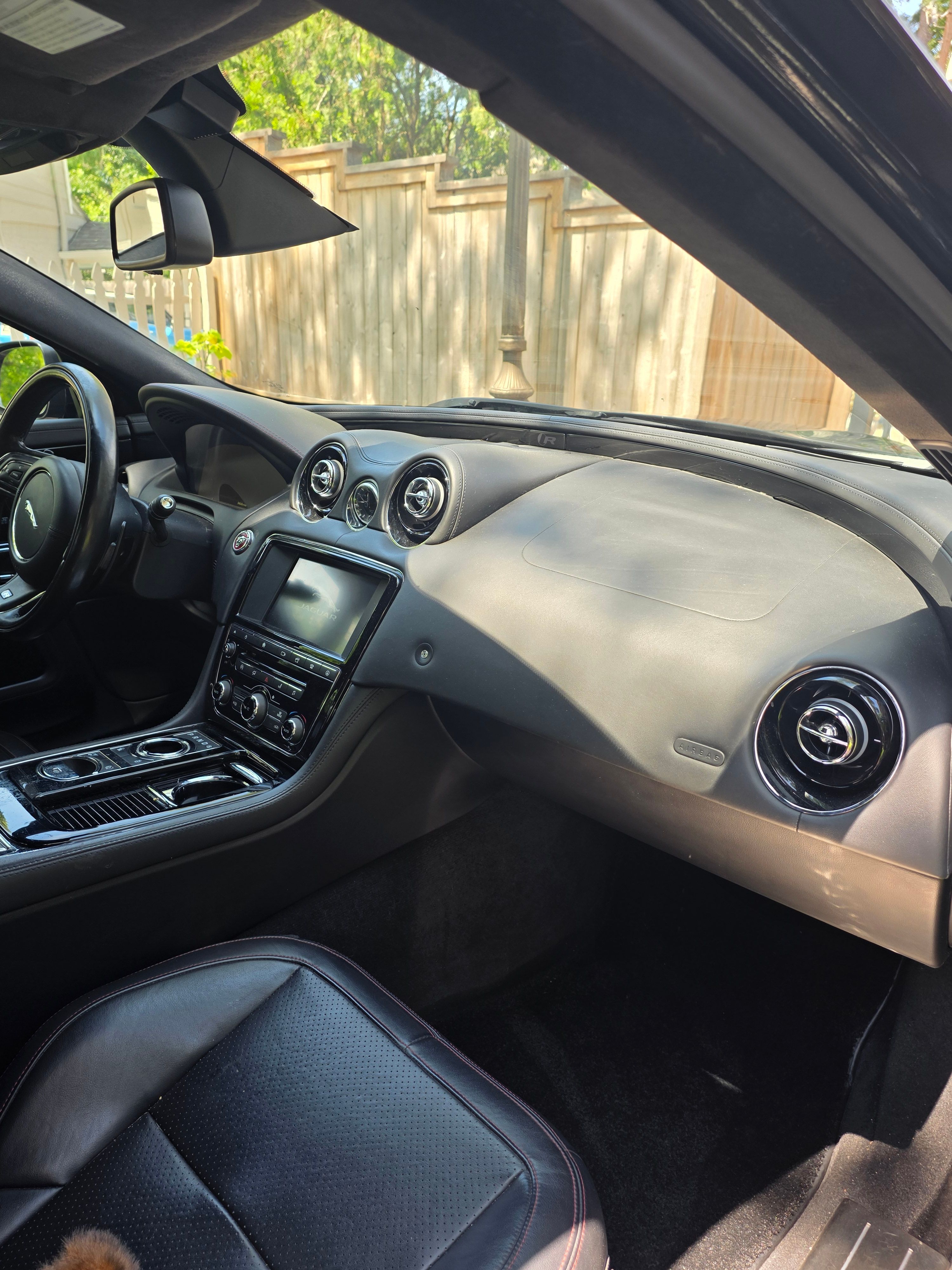 Used 2016 Jaguar XJ R RWD image 14