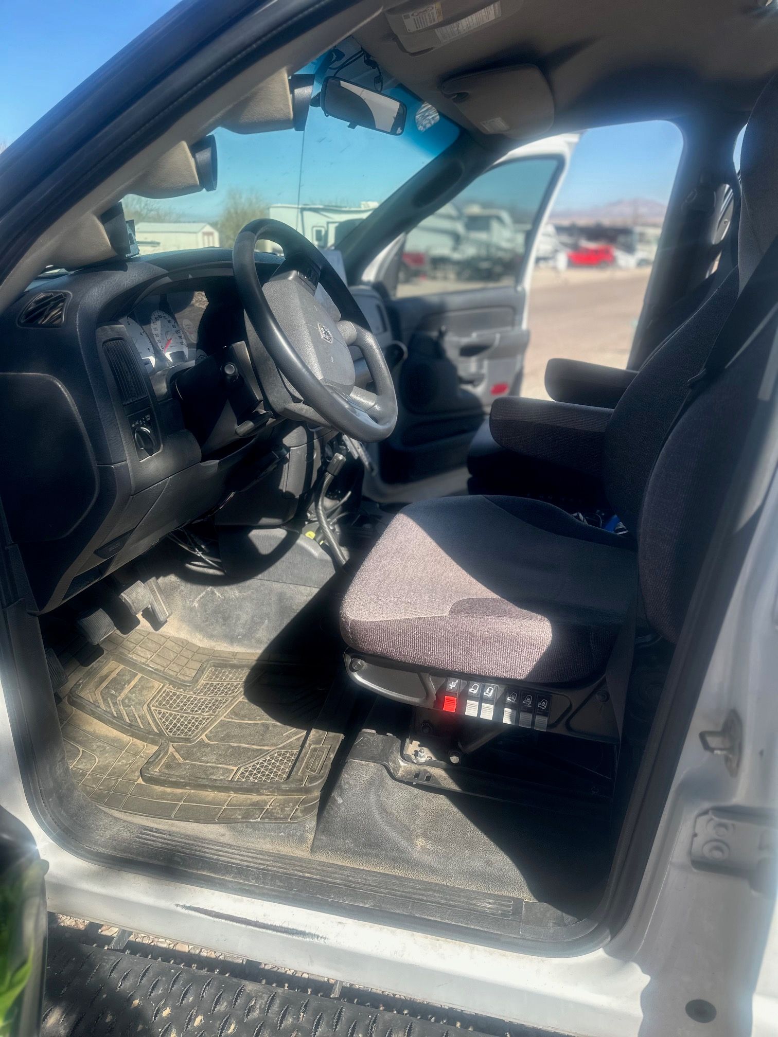 Used 2004 Dodge Ram 3500 Truck ST w/ Trailer Tow Group RWD image 10