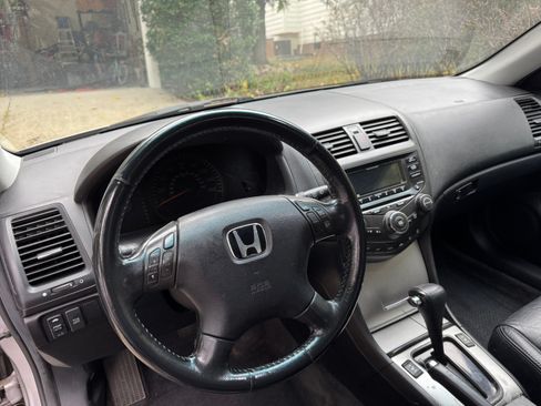 Used 2004 Honda Accord EX image 9