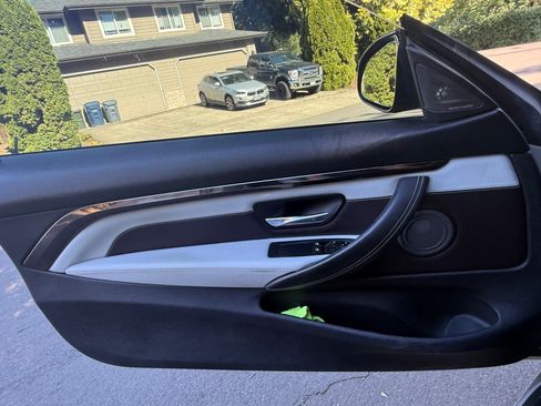 Used 2017 BMW M4 Coupe RWD image 5