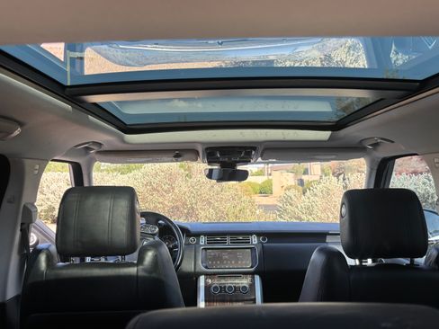 Used 2017 Land Rover Range Rover HSE image 5