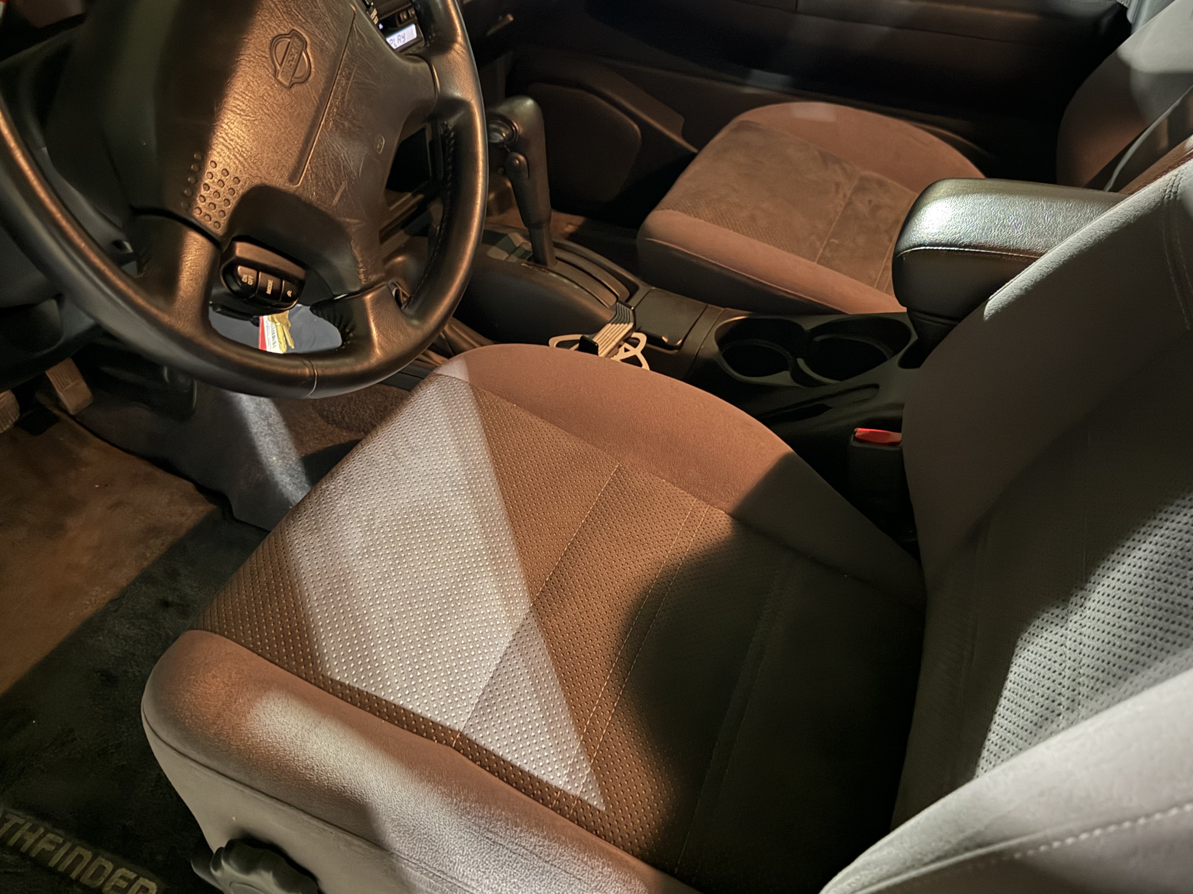 Used 2001 Nissan Pathfinder SE AWD/4WD image 10