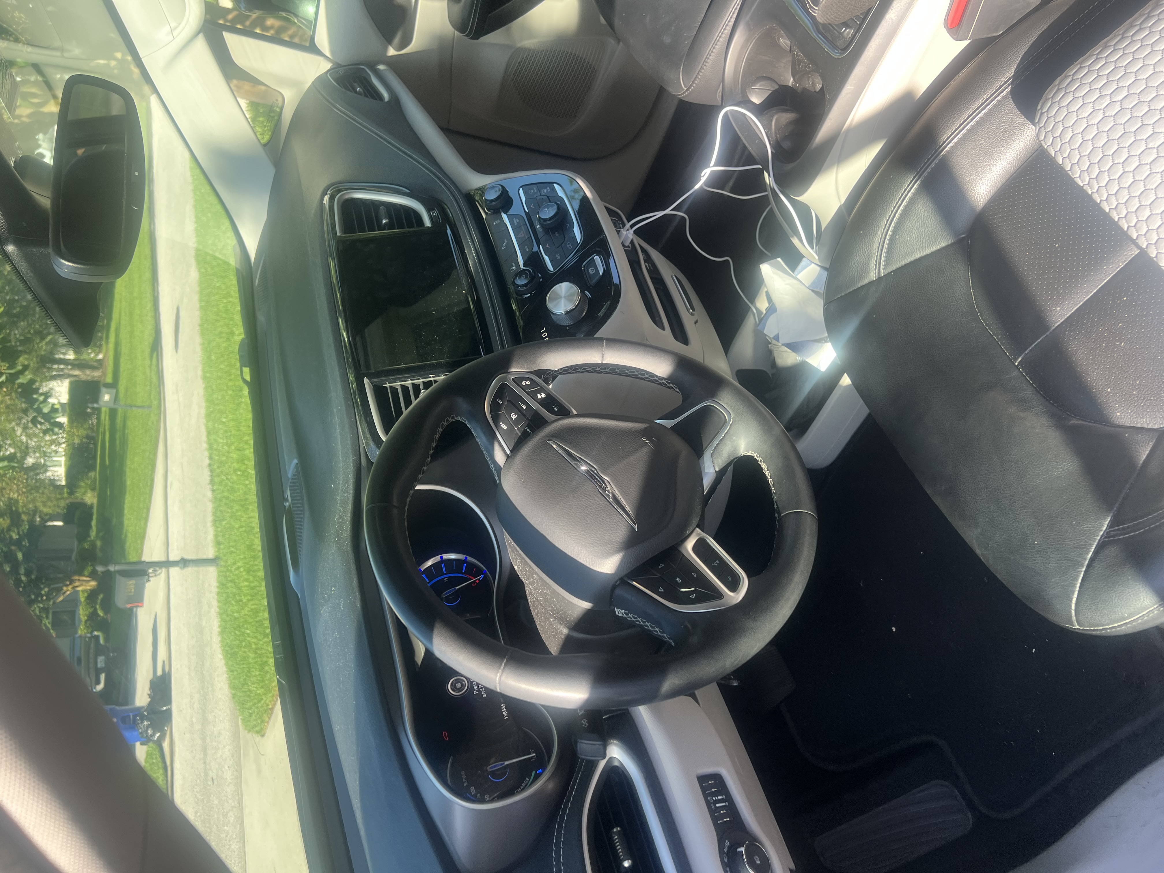 Used 2022 Chrysler Pacifica Touring-L FWD image 9