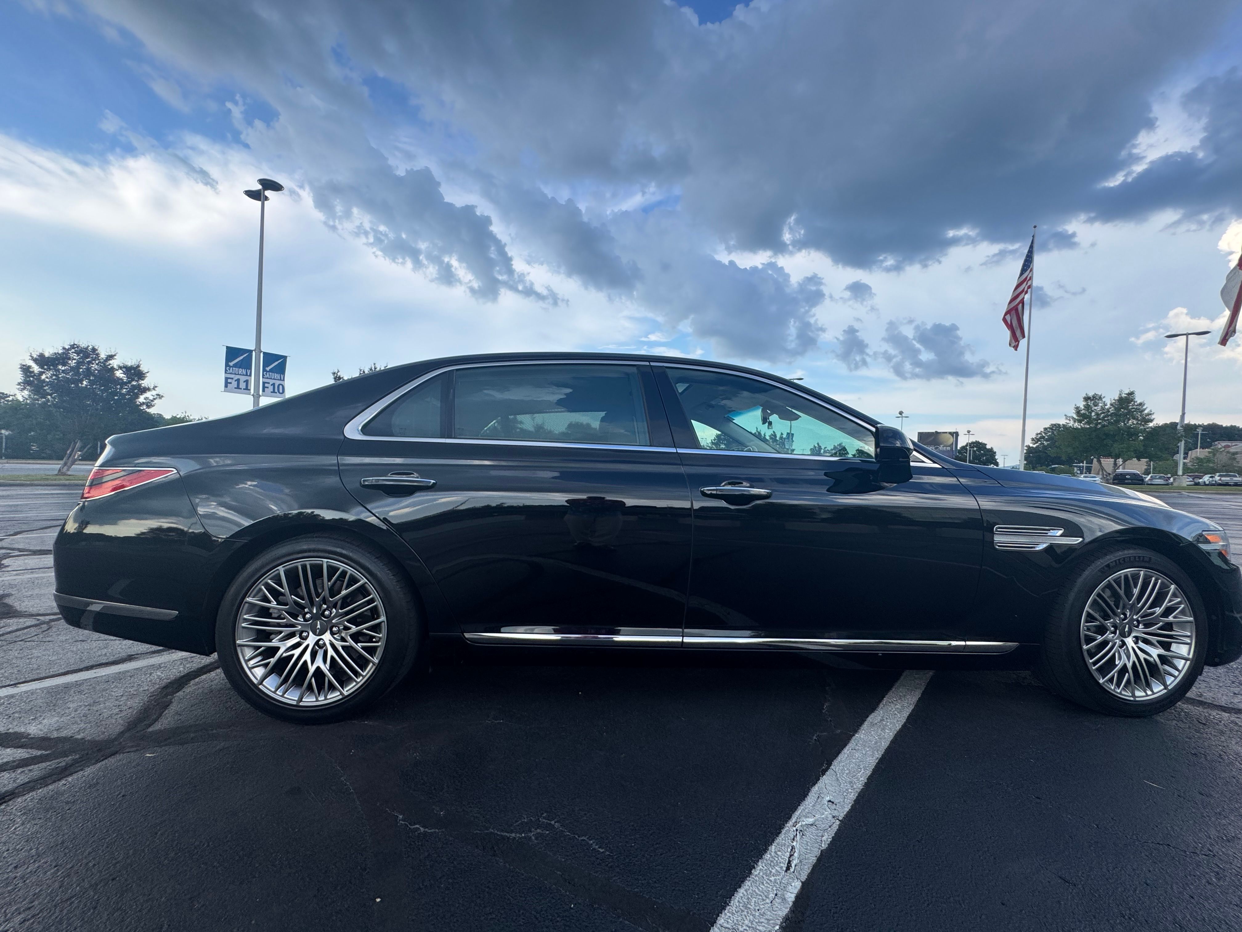 Used 2022 Genesis G90 5.0 Ultimate RWD image 10