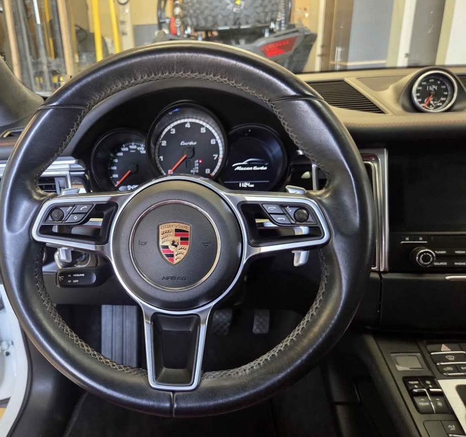 Used 2017 Porsche Macan S AWD/4WD image 6