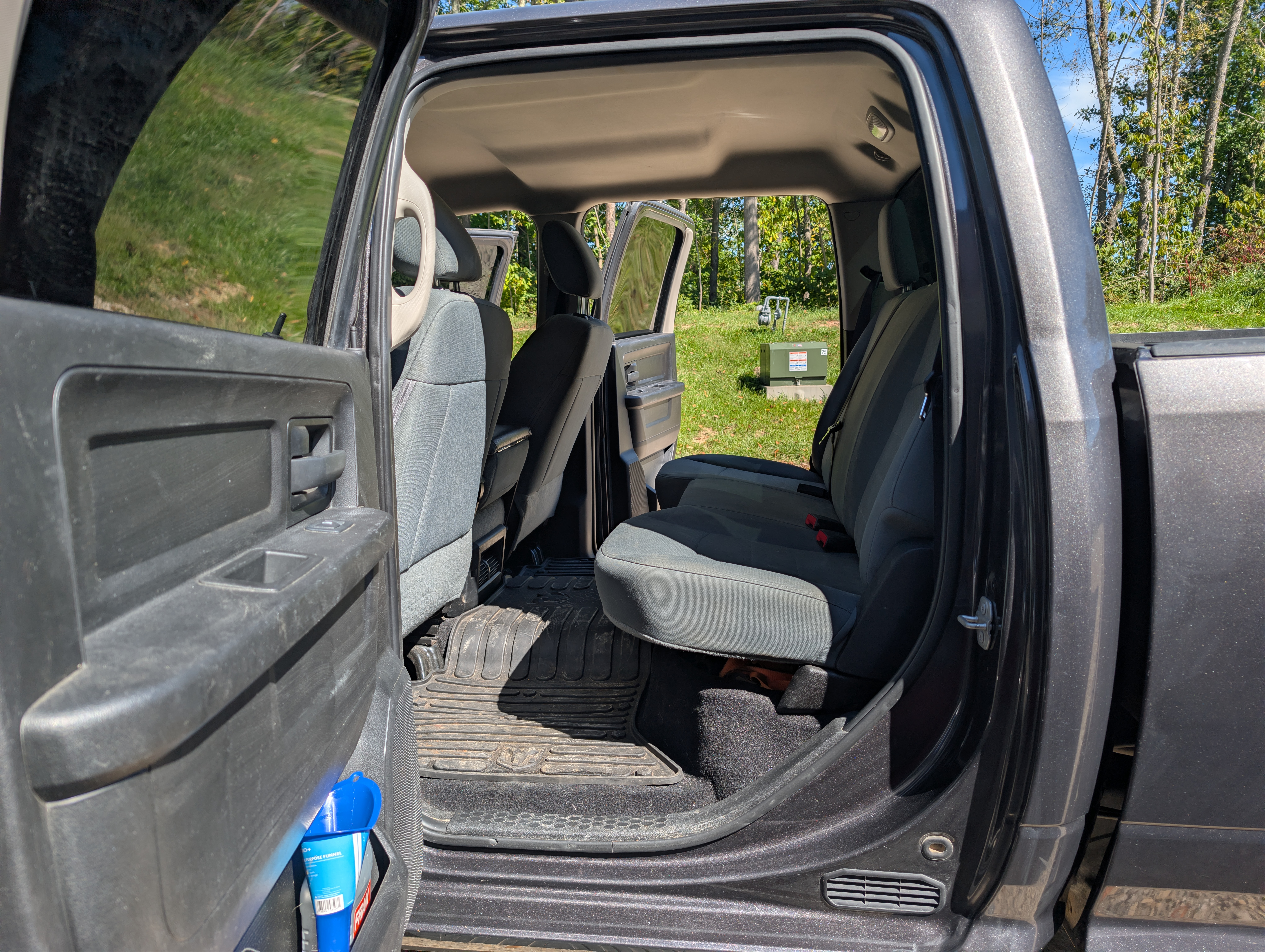 Used 2018 RAM 2500 Tradesman w/ Chrome Appearance Group AWD/4WD image 12