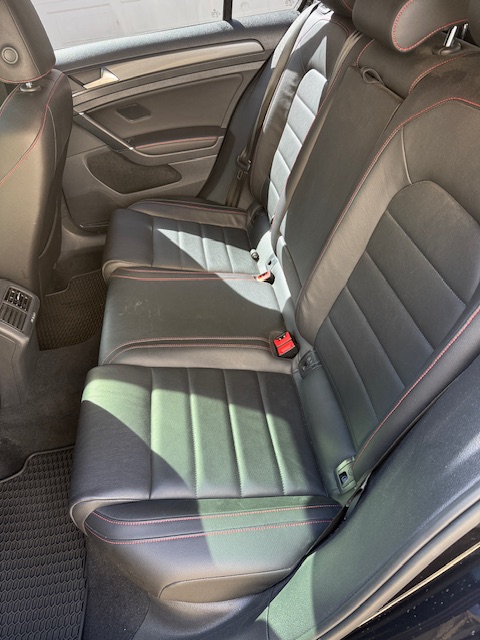 Used 2018 Volkswagen GTI SE w/ SE Leather Package FWD image 16