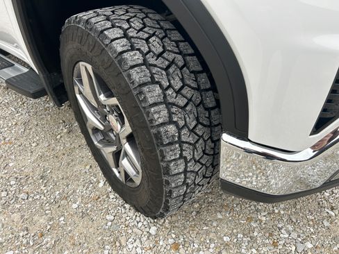 Used 2025 GMC Sierra 1500 SLT w/ SLT Premium Plus Package image 17