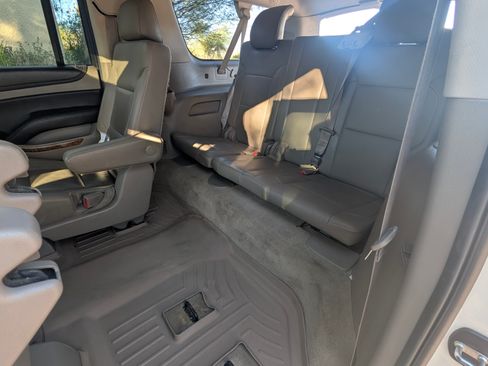 Used 2015 Chevrolet Suburban LTZ image 13