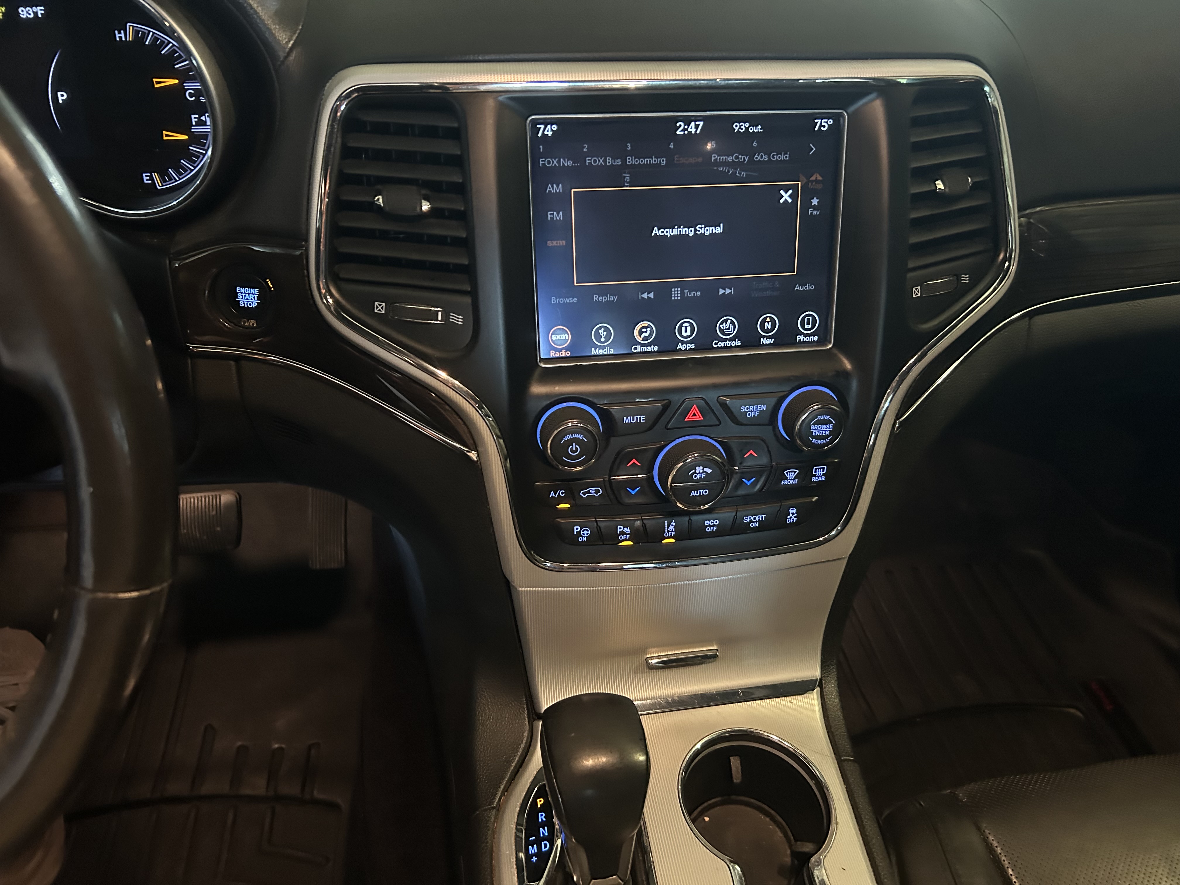 Used 2018 Jeep Grand Cherokee Overland AWD/4WD image 2