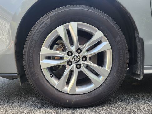 Used 2023 Toyota Sienna XLE Woodland Edition AWD/4WD image 17