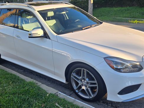 Used 2014 Mercedes-Benz E 350 E 350 4MATIC Wagon 4D image 2