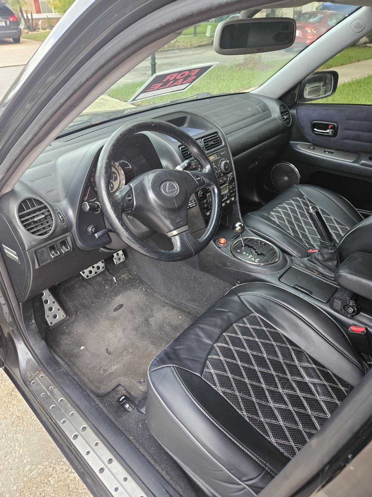 Used 2003 Lexus IS 300 RWD image 6
