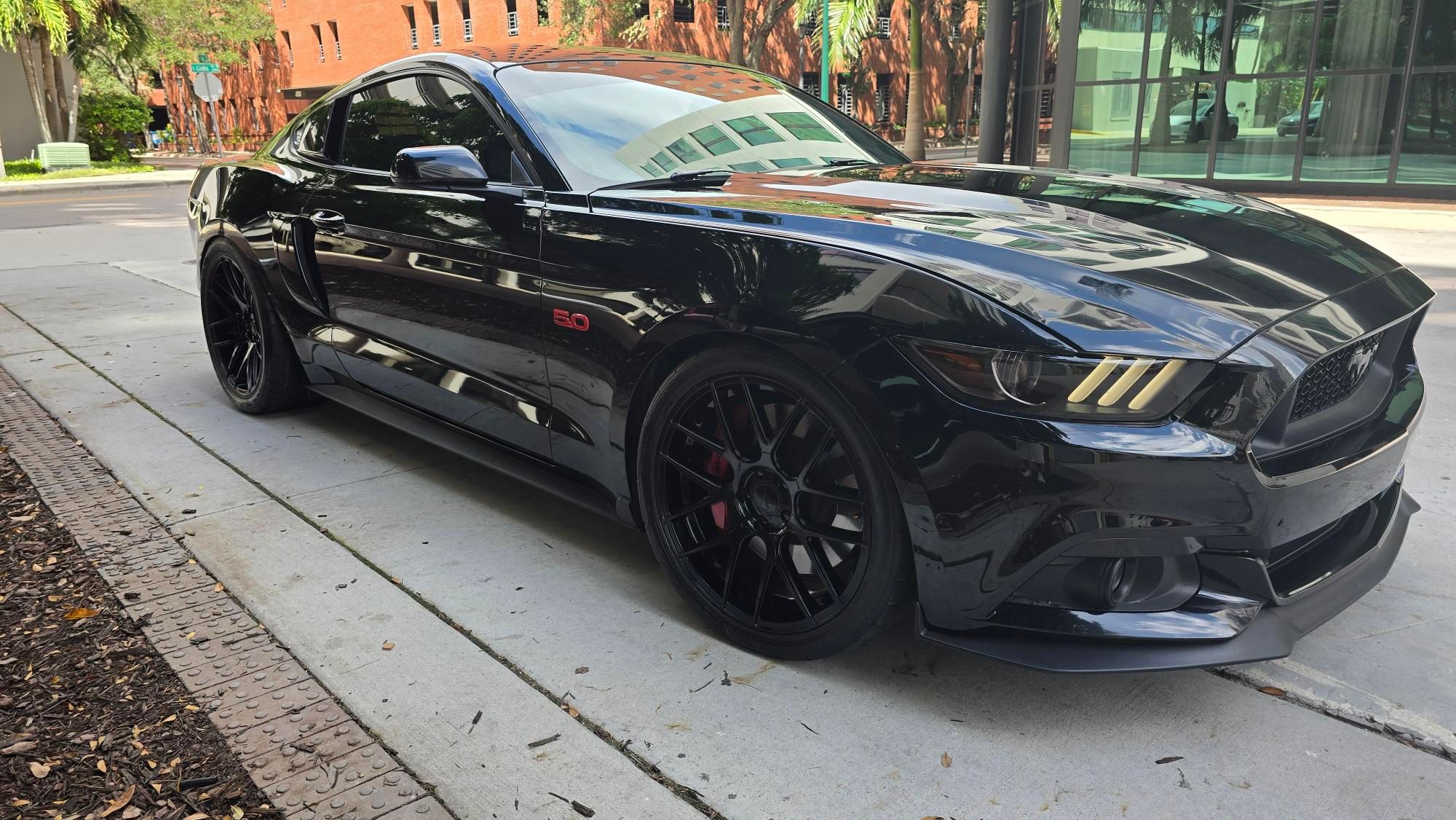 Used 2015 Ford Mustang GT Premium w/ GT Performance Package RWD image 29
