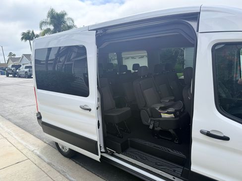 Used 2024 Ford Transit 350 XLT RWD image 5