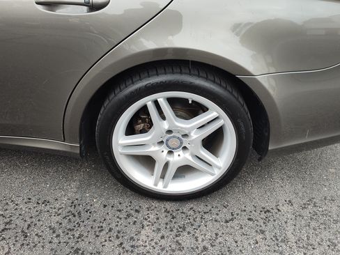 Used 2010 Mercedes-Benz CLS 550 image 16