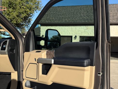 Used 2018 Ford F250 Lariat w/ Lariat Ultimate Package image 16