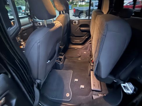 Used 2021 Jeep Gladiator Sport w/ Quick Order Package 24Q 80Th image 13