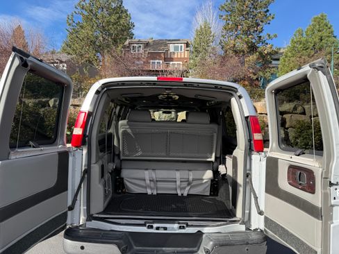 Used 2013 Chevrolet Express 1500 AWD image 12