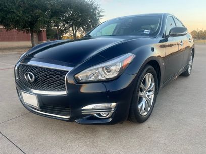 Used 2019 INFINITI Q70 Luxe