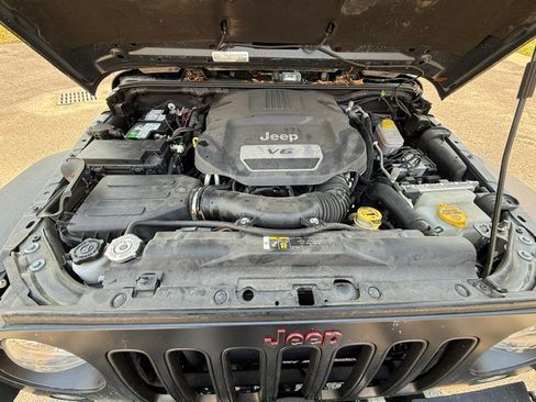 Used 2018 Jeep Wrangler Unlimited Rubicon image 1