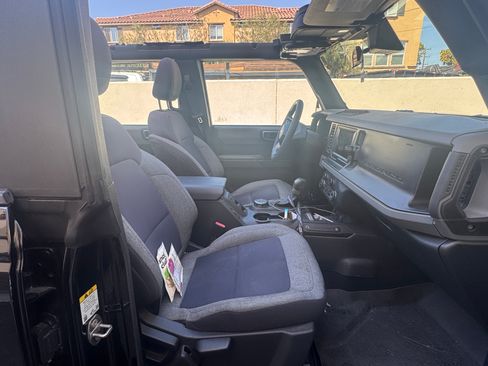 Used 2021 Ford Bronco 4-Door w/ Sasquatch Package image 9