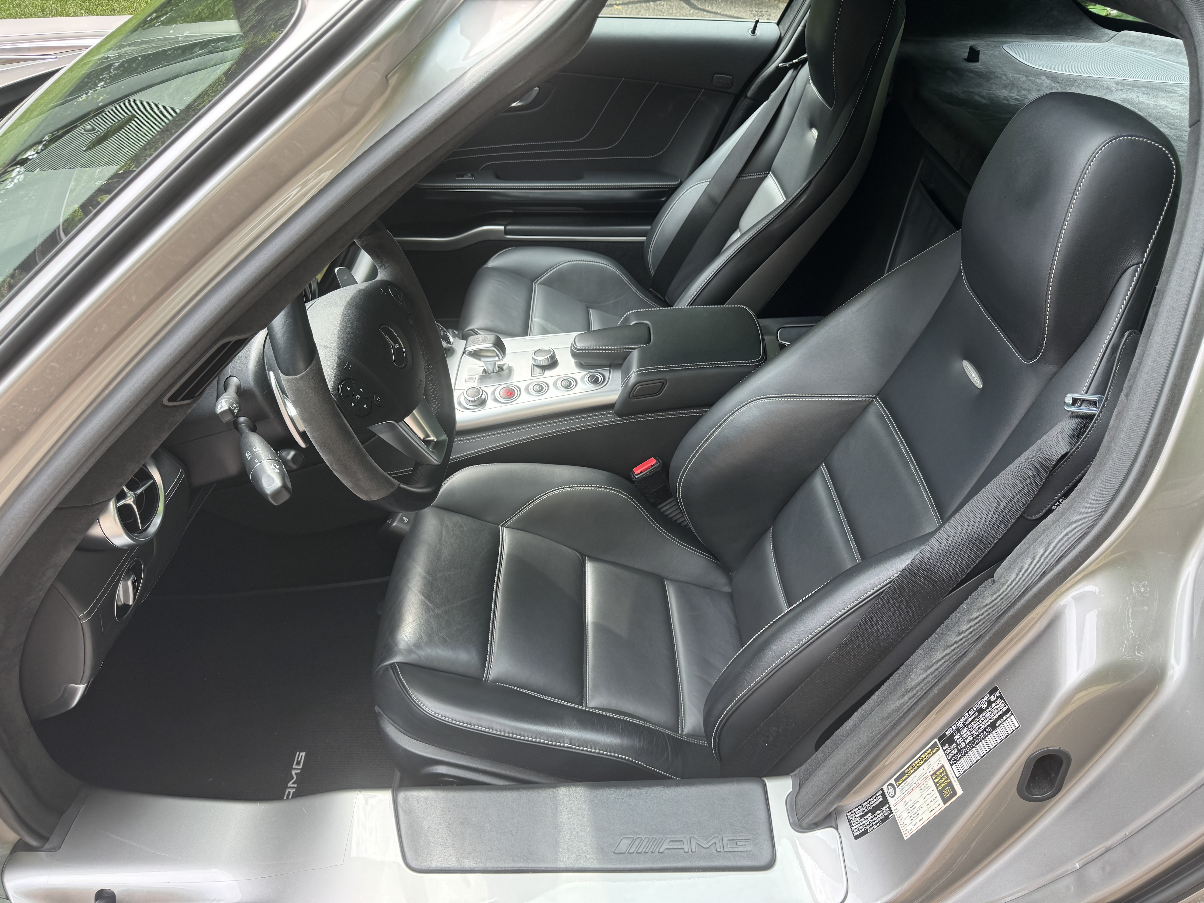 Used 2012 Mercedes-Benz SLS AMG Coupe image 12