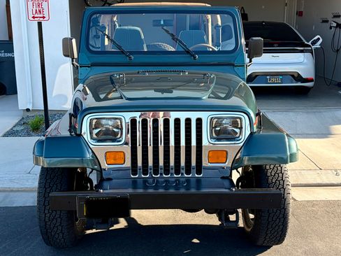 Used 1993 Jeep Wrangler 4WD image 6