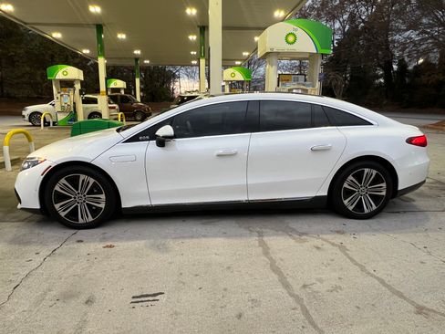 Used 2022 Mercedes-Benz EQS 450+ Sedan image 2