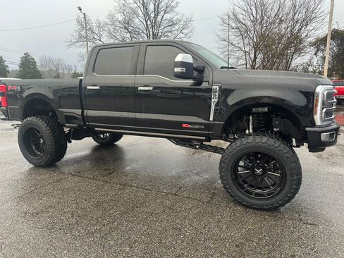 Used 2025 Ford F250 Platinum w/ Platinum Plus Package AWD/4WD image 1