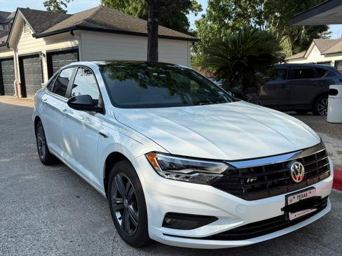 Used 2019 Volkswagen Jetta R-Line FWD image 1