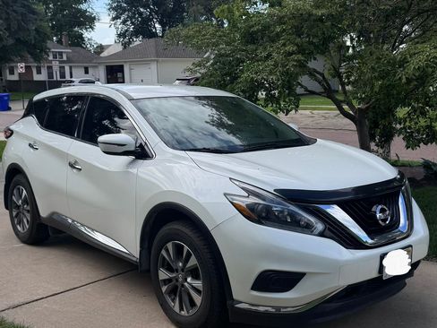 Used 2018 Nissan Murano S AWD/4WD image 2