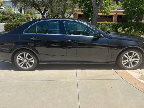 Used 2014 Mercedes-Benz E 250 BlueTEC Sedan image 6