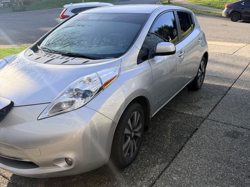Used 2015 Nissan Leaf SV w/ LED & Quick Charge Package image 1