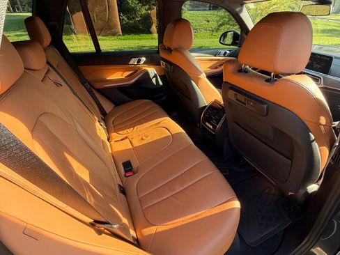 Used 2019 BMW X5 xDrive40i w/ Convenience Package AWD/4WD image 8